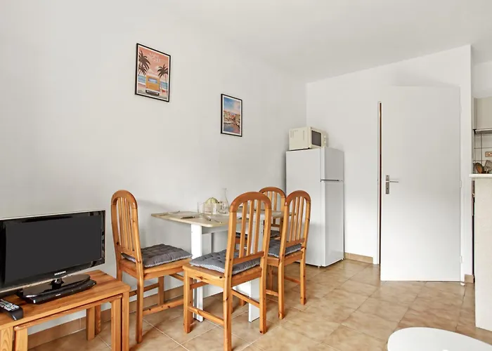 Le Castello 150m De La Fréjus