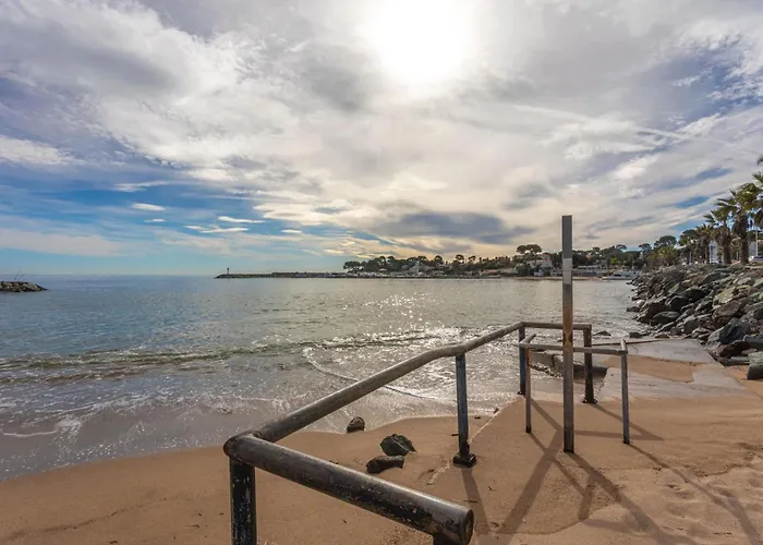 Le Castello 150m De La *