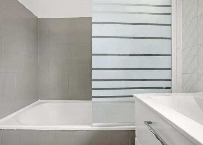 Le Castello 150m De La