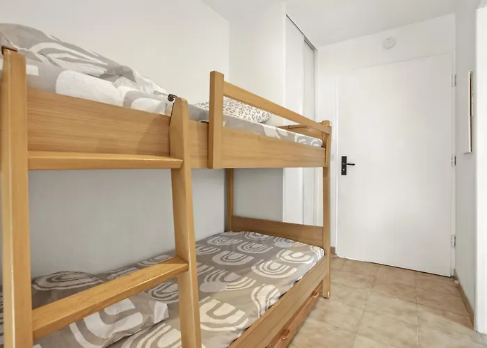 Le Castello 150m De La