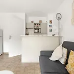 Apartament Le Castello 150m De La Fréjus