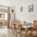 Le Castello 150m De La Apartament