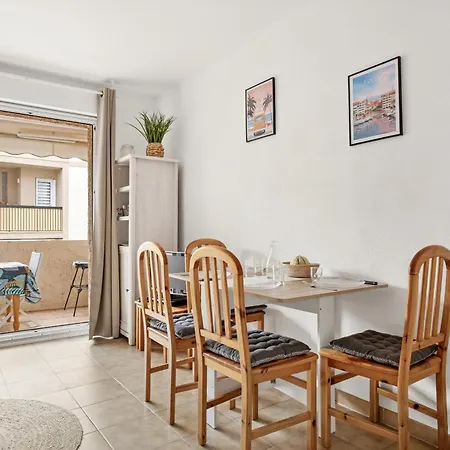 Le Castello 150m De La Apartment