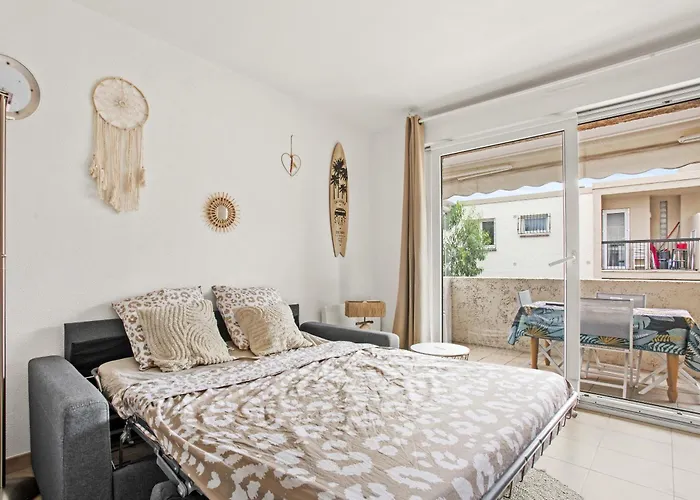 Apartment Le Castello 150m De La Fréjus