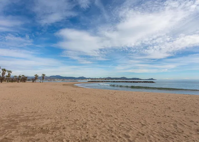 Le Castello 150m De La *